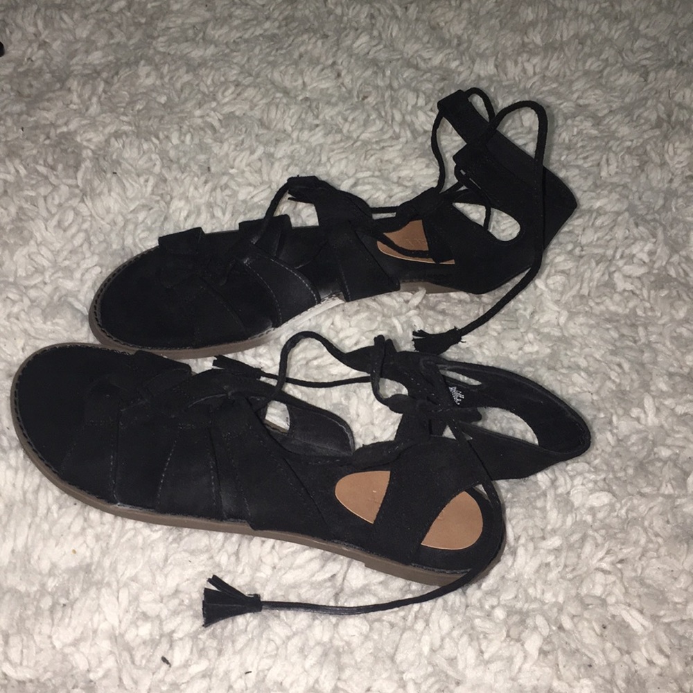black sandals!